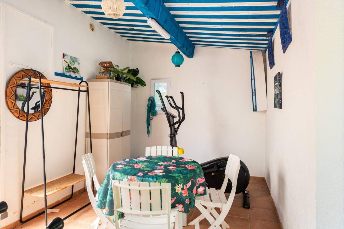 Chambre Et Table D'Hotes Villa Pomponette Nans-les-Pins Exterior foto