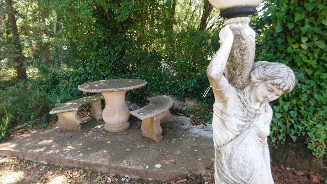 Chambre Et Table D'Hotes Villa Pomponette Nans-les-Pins Exterior foto